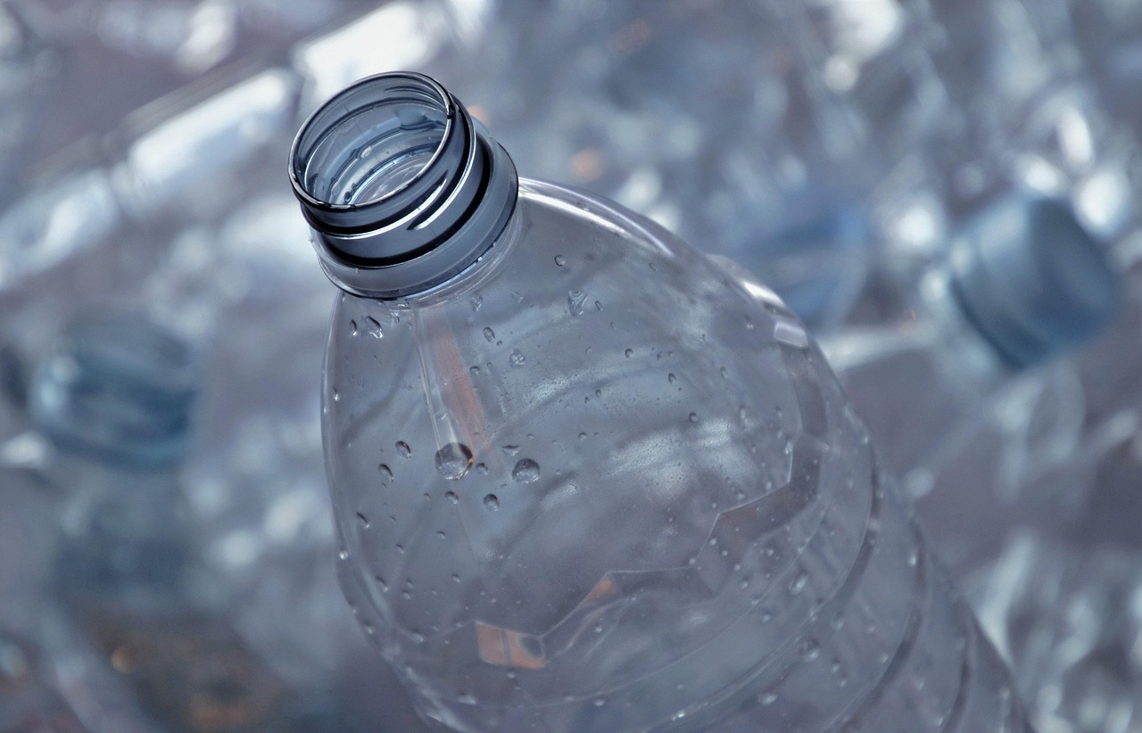 découvrez nos solutions de recyclage du plastique à domicile pour protéger l'environnement et réduire vos déchets plastiques facilement.