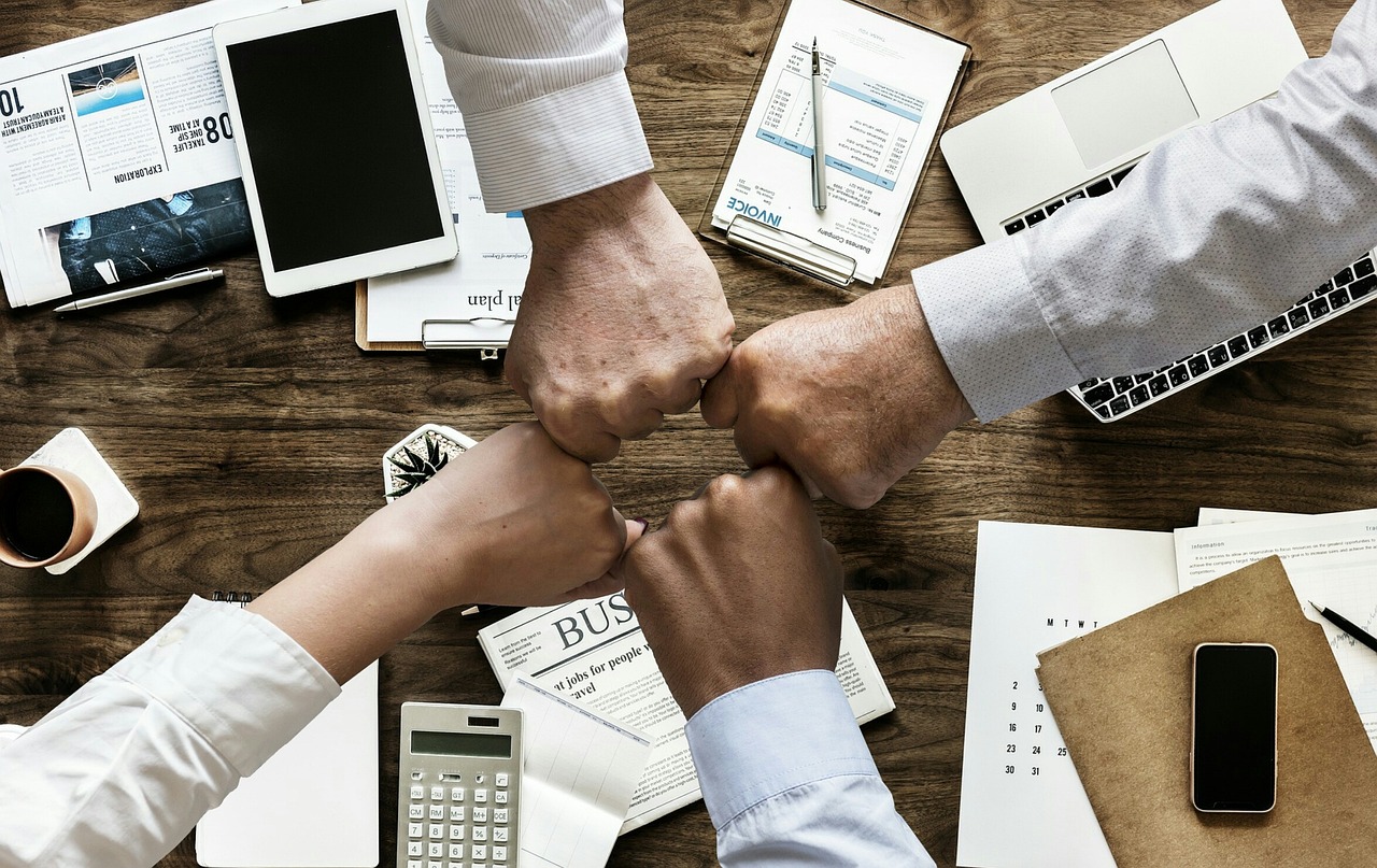 découvrez des stratégies efficaces pour réduire les coûts de vos voyages d'affaires tout en optimisant votre productivité. apprenez à maîtriser vos dépenses et à choisir des solutions adaptées pour vos déplacements professionnels.
