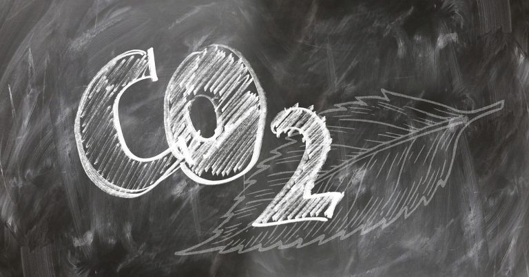 découvrez l'importance de la comptabilité carbone pour mesurer et réduire votre empreinte écologique. apprenez des méthodes efficaces pour suivre vos émissions de co2 et gérer durablement votre impact environnemental.