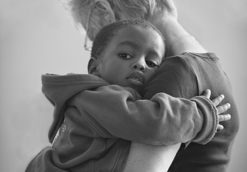 découvrez notre mission humanitaire dédiée à améliorer les conditions de vie des populations vulnérables à travers le monde. rejoignez-nous dans notre engagement pour l'aide, la solidarité et le changement positif.