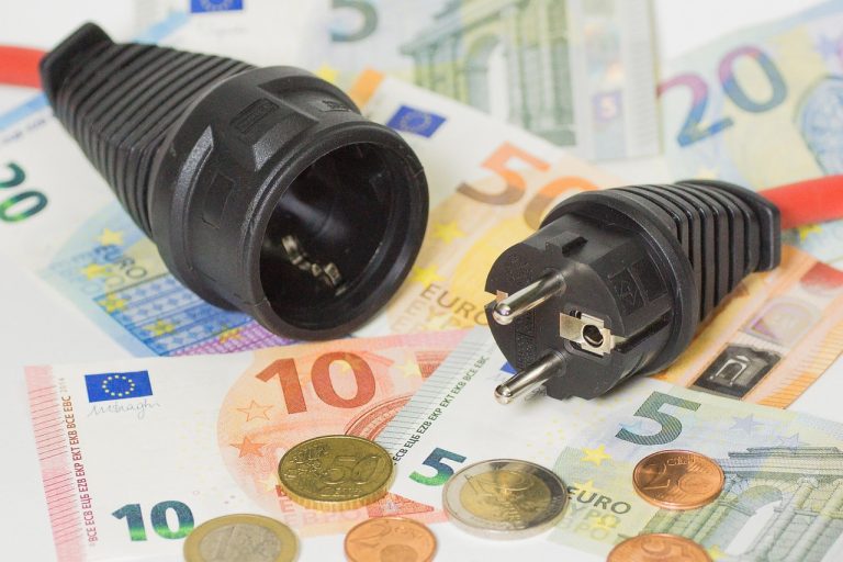 découvrez les enjeux et solutions de la transition énergétique : un passage essentiel vers des sources d'énergie durables pour un avenir respectueux de l'environnement et de la croissance économique.
