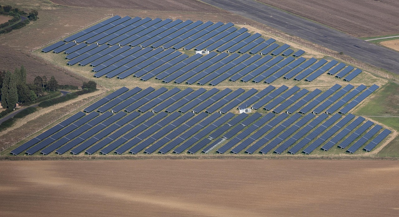 découvrez comment les infrastructures d'énergie renouvelable transforment la production et la distribution d'électricité, favorisant la transition vers un avenir plus durable et respectueux de l'environnement.