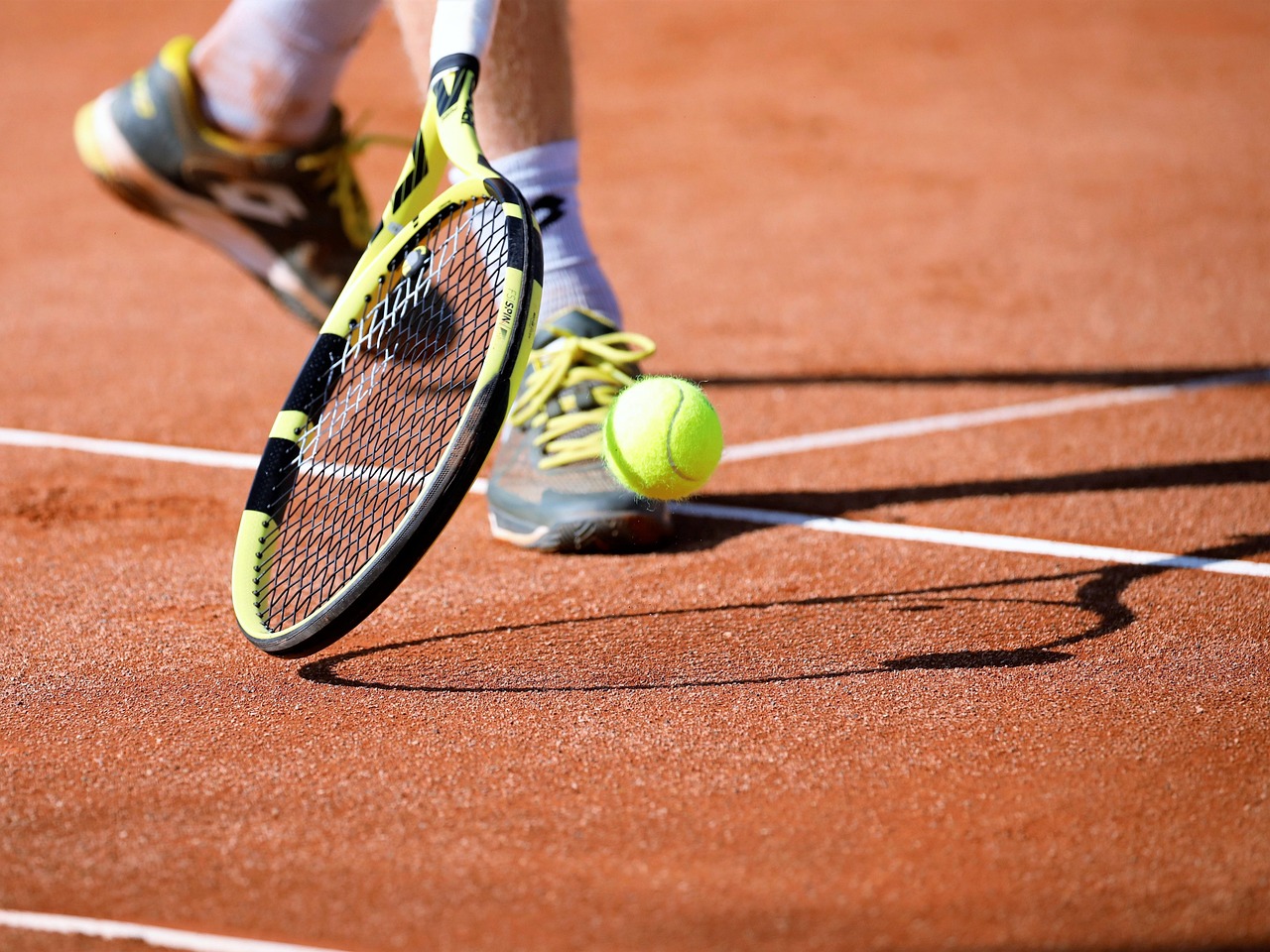 découvrez tout sur le tennis : règles, techniques, tournois célèbres, conseils pour débutants et passionnés. améliorez votre jeu et suivez l’actualité du tennis !