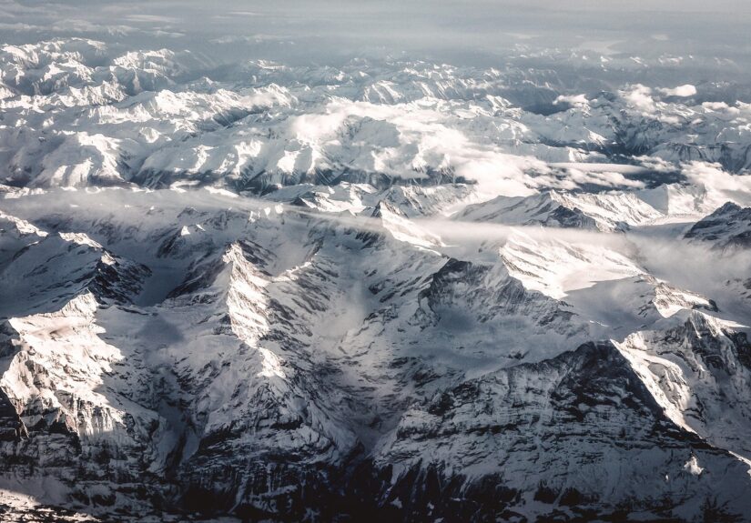 d&eacute;couvrez le d&eacute;clin de l'enneigement dans les alpes, ses causes et ses cons&eacute;quences sur l'environnement et le tourisme hivernal.