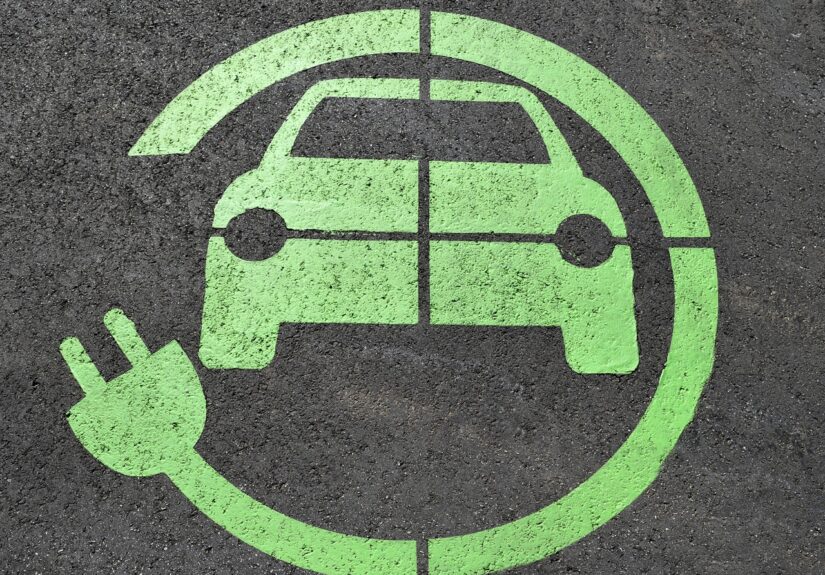 d&eacute;couvrez les avantages des voitures &eacute;lectriques et hybrides : &eacute;cologiques, &eacute;conomiques et innovantes pour un avenir durable.